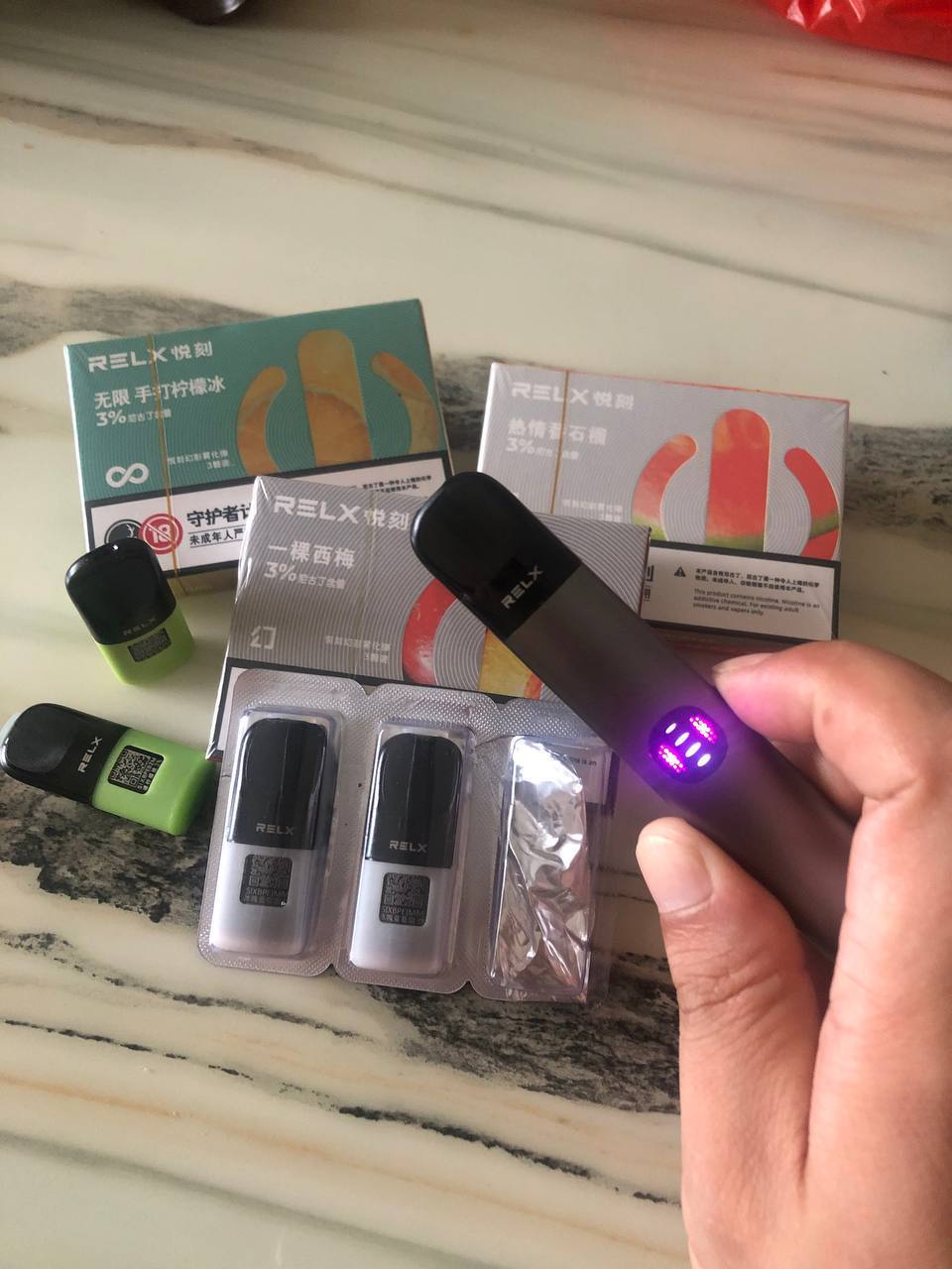 揭开悦刻五代灯变红的神秘面纱，感受科技与时尚的完美结合